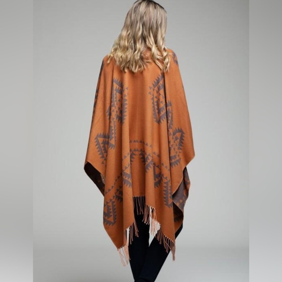NWT Rustic Pottery Ruana Shawl - Picture 2 of 2